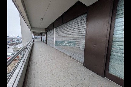 Locale commerciale in Affitto