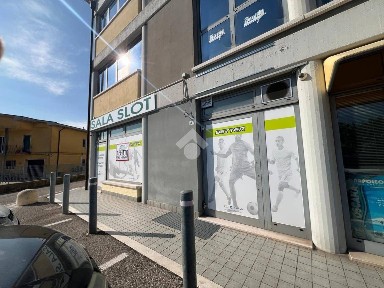 Locale commerciale in Affitto