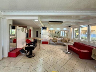 Verona, Borgo Milano, Via Ugo Sesini, 2