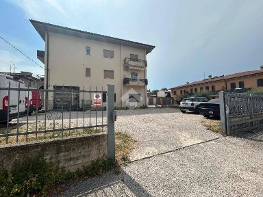Locale commerciale in Affitto