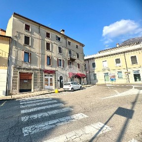 Locale commerciale in Affitto