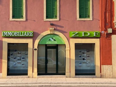Locale commerciale in Affitto