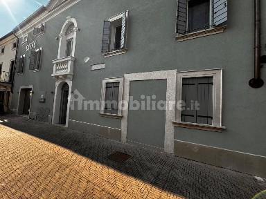 Locale commerciale in Affitto