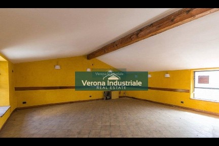 Locale commerciale in Affitto