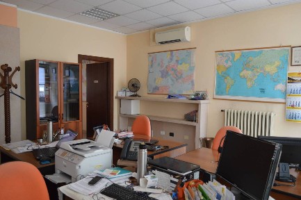 Locale commerciale in Affitto