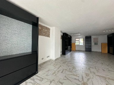 Locale commerciale in Affitto