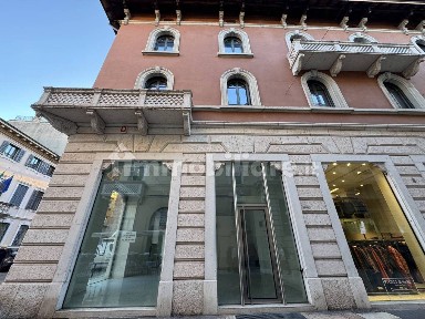 Locale commerciale in Affitto
