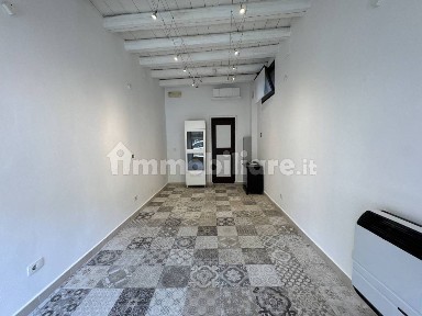 Locale commerciale in Affitto