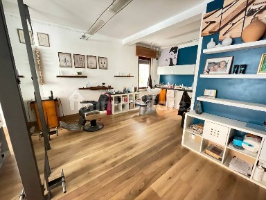 Locale commerciale in Affitto
