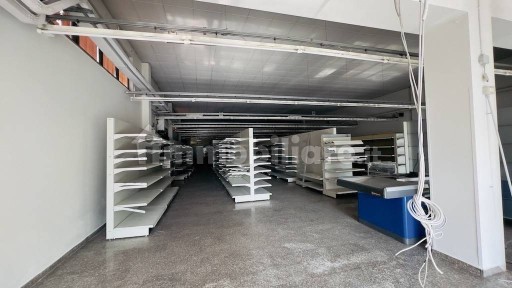 Locale commerciale in Affitto