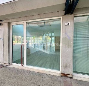 Locale commerciale in Affitto