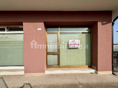 Locale commerciale in Affitto