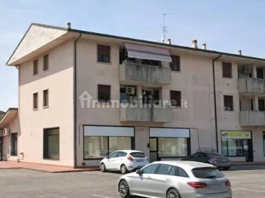 Locale commerciale in Affitto