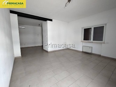 Locale commerciale in Affitto