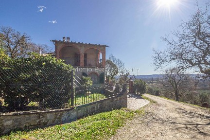 Casale Strada Provinciale Setteponti, Loro Ciuffenna