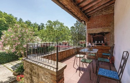 Casa colonica via del Paradiso, Centro, Capolona