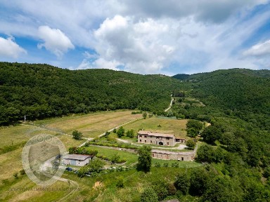 Cortona, Case Sparse Valecchie-Montanare