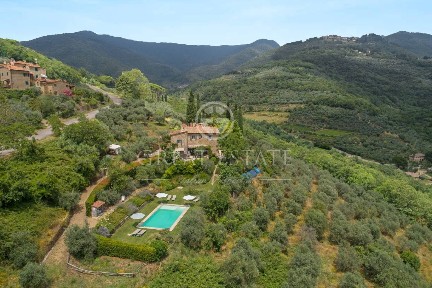 Casale località poggiò di loro, Loro Ciuffenna