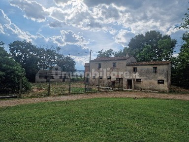 Casale, da ristrutturare, 233 m², Centro, Lucignano