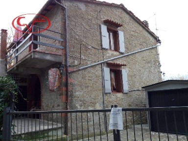 Casa colonica Strada Comunale di Cennina, Bucine