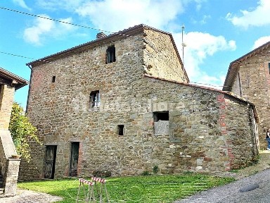 Cortona, Case Sparse Teverina