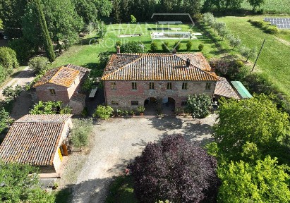 Casa colonica, buono stato, 525 m², Centro, Foiano della Chiana