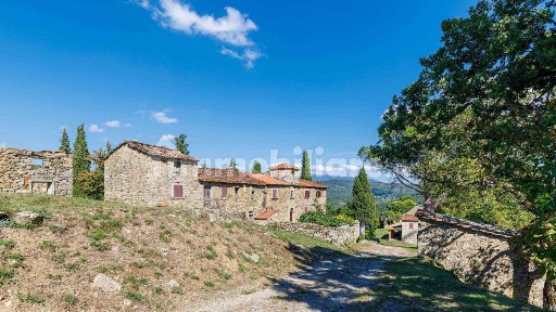 Rustico, da ristrutturare, 2200 m², Centro, Talla