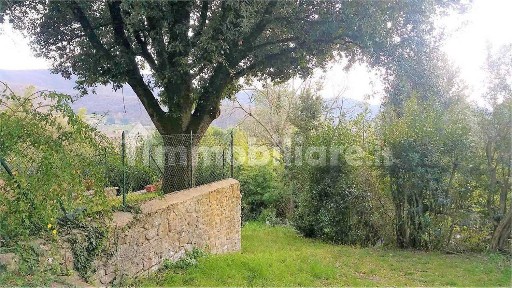 Cascina, da ristrutturare, 300 m², Cortona