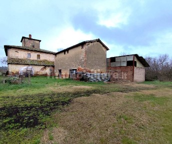 Casa colonica via Arezzo, Centro, Foiano della Chiana