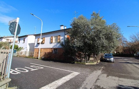 Faenza, Via Giacinto Cova, 24