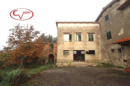 Casa colonica via di Moncioni, Frazioni Collinari, Montevarchi