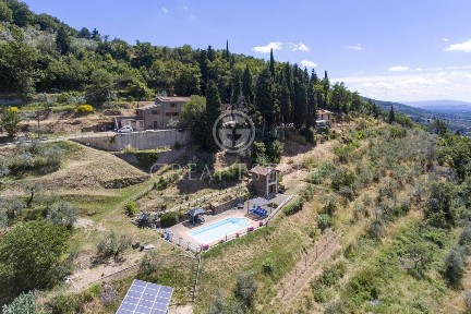 Casale via d'Oliveto, Loro Ciuffenna