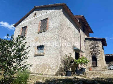 Cortona, Case Sparse Teverina Seano