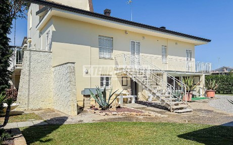 Cervia, Via Pinarella 95