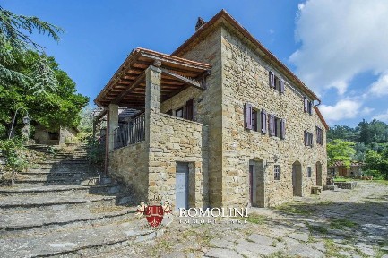 Casa colonica, da ristrutturare, 350 m², Centro, Loro Ciuffenna
