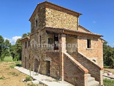 Lucignano, via Valigiaia