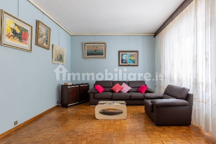 Ravenna, Darsena, Via Candiano, 27