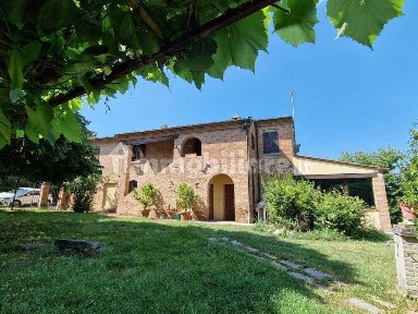 Rustico via la querce, Foiano della Chiana