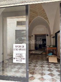Locale commerciale in Vendita