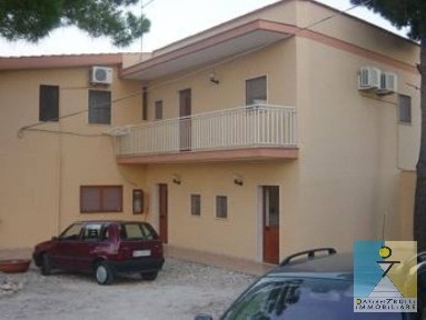 Locale commerciale in Vendita