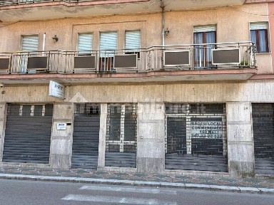 Locale commerciale in Vendita
