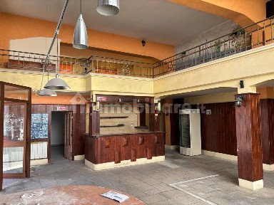 Locale commerciale in Vendita