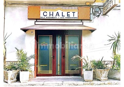 Locale commerciale in Vendita