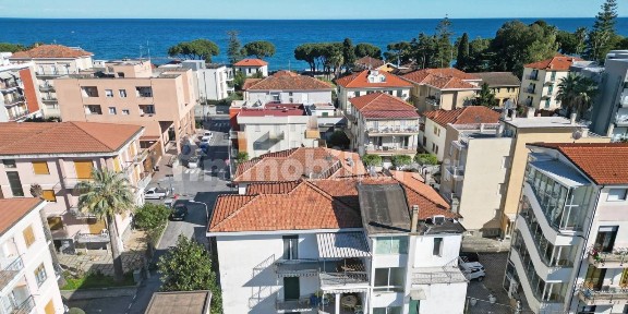 Attico viale John Fitzgerald Kennedy, Centro, Diano Marina