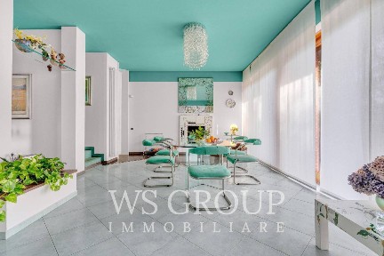 Villa unifamiliare, ottimo stato, 475 m², Centro, Carate Brianza