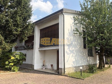 Villa unifamiliare via Cesare Battisti 6, Centro, Limbiate