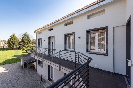 Villa unifamiliare via Trieste, Centro, Limbiate
