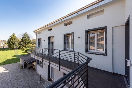 Villa unifamiliare via Trieste, Centro, Limbiate