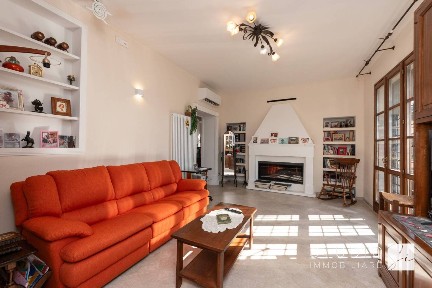 Casa colonica via delle Tavole, Pistoia Ovest, Pistoia