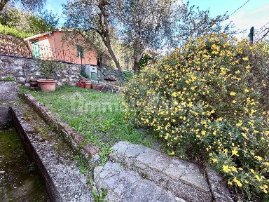 Quadrilocale salita Loggia, Struppa, Genova